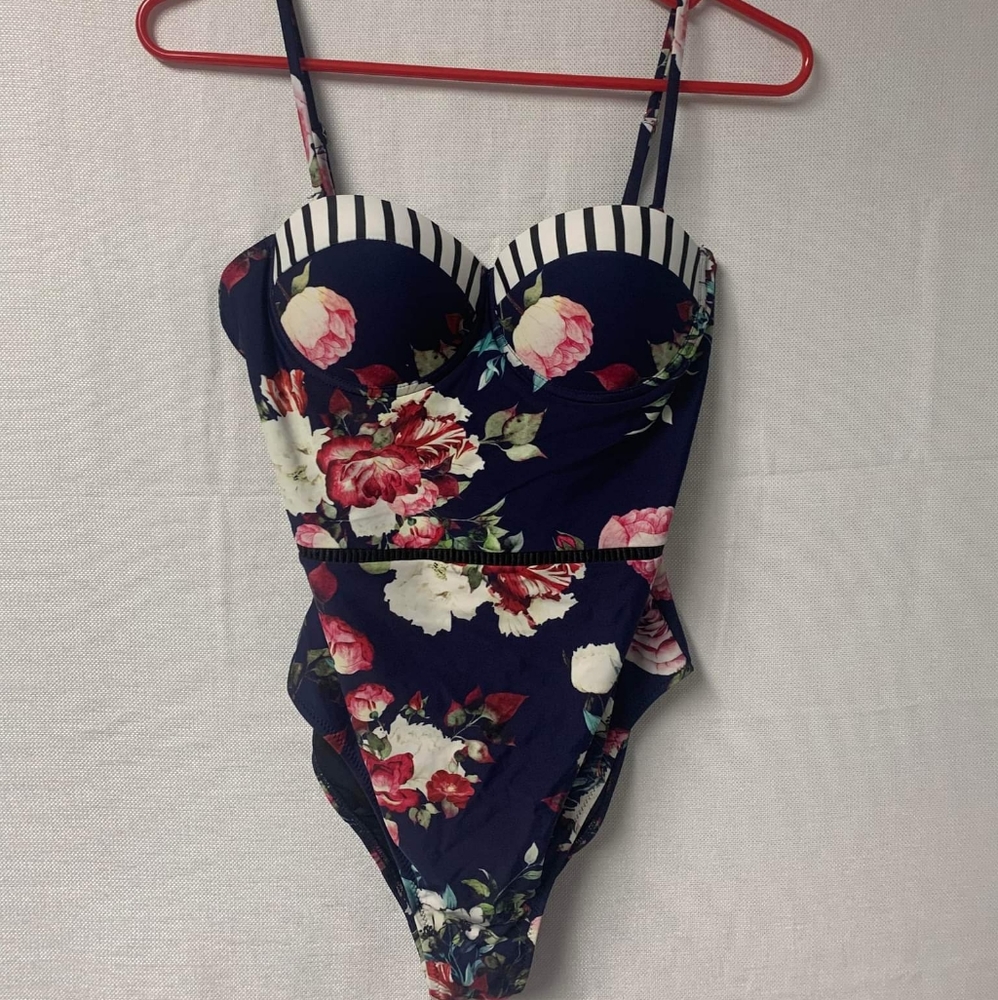 One piece swimsuit - size medium